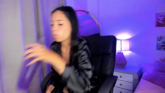 nahiara santana online show from 06/17/26, 02:58