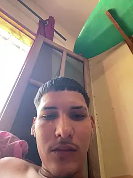 Snapshot of Carlitosd14 chatting on 03/10/26, 05:40 Carlitosd14 online show from 03/10/26, 05:40