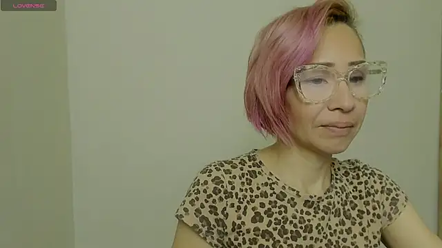 Snapshot of PinkSiren chatting on 03/21/26, 05:16 PinkSiren online show from 03/21/26, 05:16