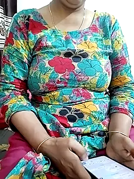 Snapshot of Miss-Akhi5500 chatting on 03/19/26, 12:14 Miss-Akhi5500 online show from 03/19/26, 12:14