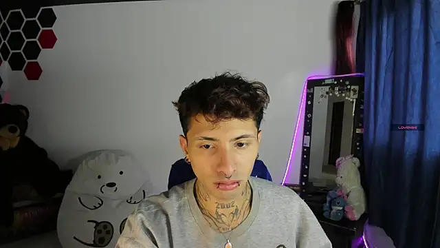 Wall ee- online show from 03/13/26, 04:57