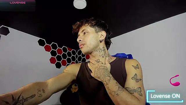 Wall ee- online show from 03/18/26, 03:53