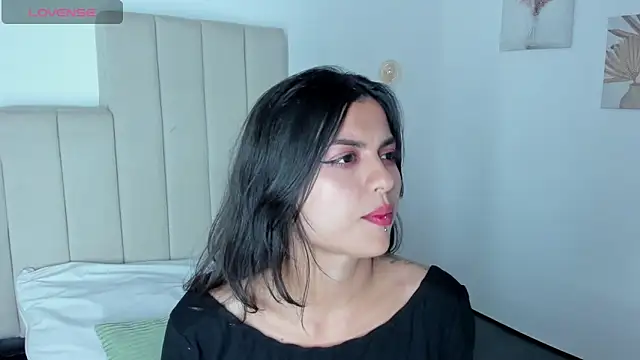 Zoee Kravitz online show from 05/13/26, 12:19