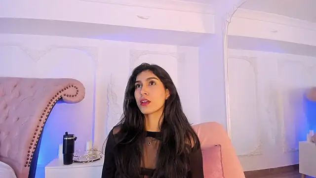 LucianaBlanco  online show from 06/19/26, 08:34