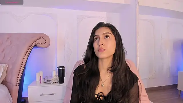 LucianaBlanco  online show from 06/20/26, 08:33