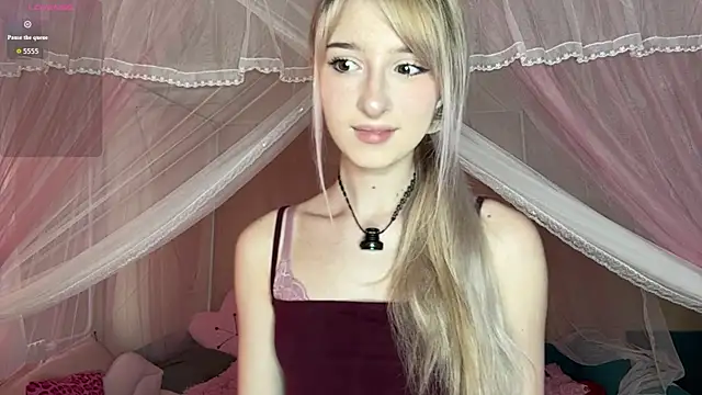 OnlyEva1 online show from 06/05/26, 09:04