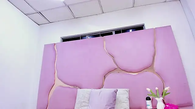 LaurendPink online show from 06/07/26, 01:59