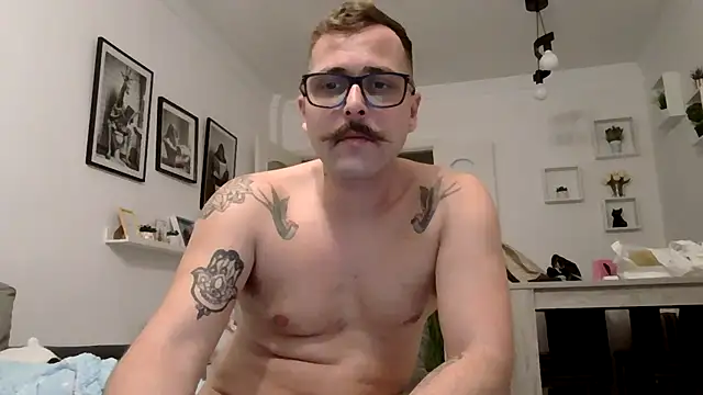 Snapshot of yanick931 chatting on 05/15/26, 11:34 yanick931 online show from 05/15/26, 11:34