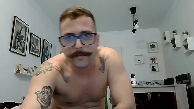 Snapshot of yanick931 chatting on 07/22/26, 03:48 yanick931 online show from 07/22/26, 03:48