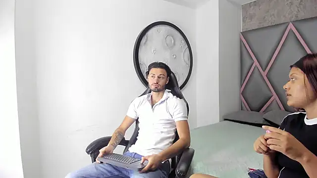 Snapshot of Wolf_Kitty chatting on 04/04/26, 11:18 Wolf Kitty online show from 04/04/26, 11:18