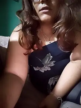 Snapshot of blurosa chatting on 04/12/26, 06:40 blurosa online show from 04/12/26, 06:40