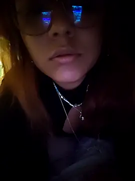 Snapshot of blurosa chatting on 04/15/26, 11:05 blurosa online show from 04/15/26, 11:05