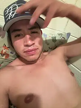 Snapshot of Ulises_Ayala chatting on 06/14/26, 04:14 Ulises Ayala online show from 06/14/26, 04:14