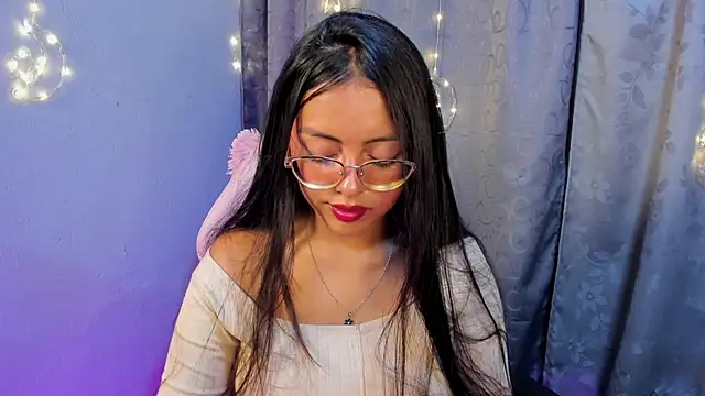 Snapshot of blue_sky18 chatting on 06/11/26, 02:53 blue sky18 online show from 06/11/26, 02:53