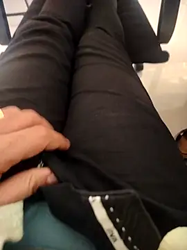 Snapshot of akklfbbdb chatting on 03/18/26, 08:39 akklfbbdb online show from 03/18/26, 08:39