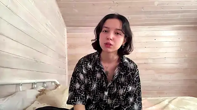 Snapshot of KateMiragee chatting on 03/24/26, 10:20 KateMiragee online show from 03/24/26, 10:20