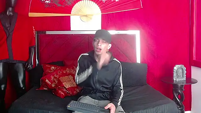 Snapshot of Naughty_Couple13 chatting on 03/14/26, 12:32 Naughty Couple13 online show from 03/14/26, 12:32