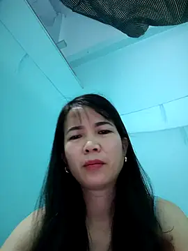 Snapshot of Geelio-playsx24 chatting on 04/28/26, 10:48 Geelio-playsx24 online show from 04/28/26, 10:48