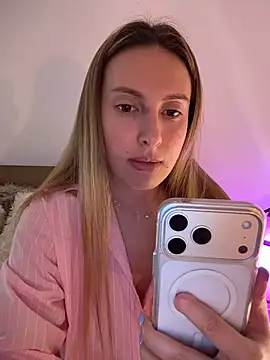 EvaRyen  online show from 03/13/26, 04:13