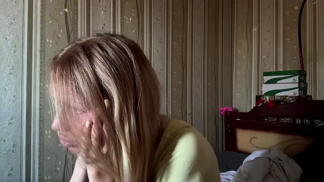 Snapshot of Ashleycol chatting on 03/22/26, 09:13 Ashleycol online show from 03/22/26, 09:13