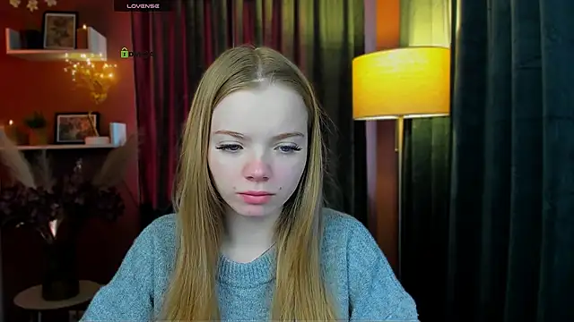 Snapshot of maddy_moah chatting on 04/21/26, 04:52 maddy moah online show from 04/21/26, 04:52