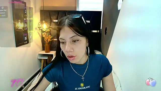 Abril Fox   online show from 04/30/26, 08:15