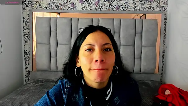 Abril Fox   online show from 06/27/26, 02:23