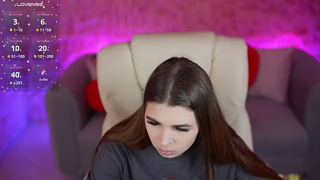 Snapshot of EmberCutee chatting on 03/13/26, 02:01 EmberCutee online show from 03/13/26, 02:01