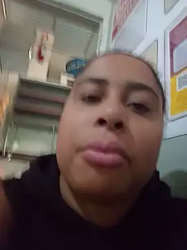 gatinha20257 online show from 06/03/26, 05:40