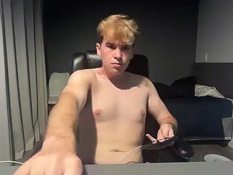 Snapshot of Che_18 chatting on 03/14/26, 05:18 Che 18 online show from 03/14/26, 05:18