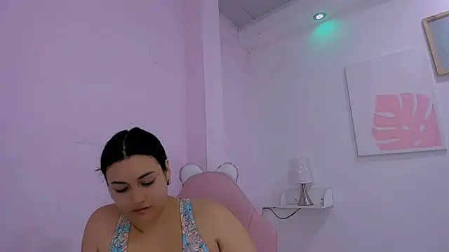 Snapshot of candy_lucia18 chatting on 03/14/26, 12:32 candy lucia18 online show from 03/14/26, 12:32