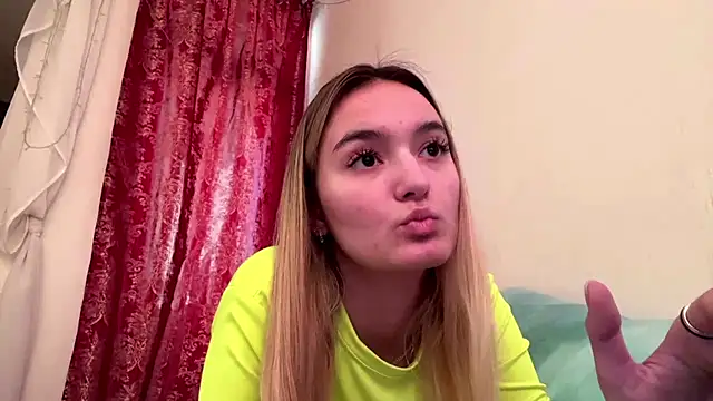 ReathaKiss online show from 05/12/26, 03:09