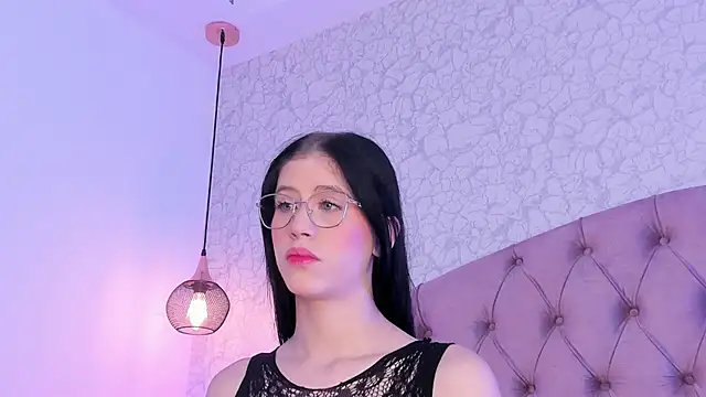 Snapshot of saraa_joness_ chatting on 05/10/26, 05:40 saraa joness online show from 05/10/26, 05:40