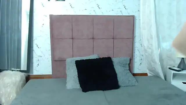 Daniela Lunax online show from 04/02/26, 05:54