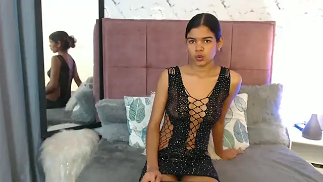 Daniela Lunax online show from 05/11/26, 04:04