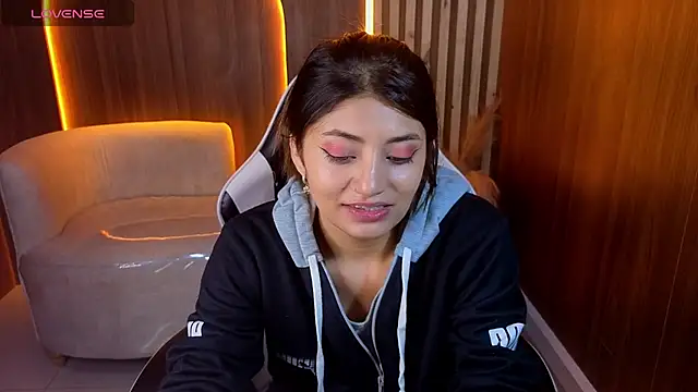 Lia queen tx online show from 05/09/26, 03:01