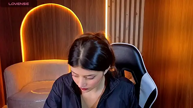 Lia queen tx online show from 05/28/26, 03:15