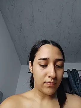 isabellaHill2 online show from 05/13/26, 05:27