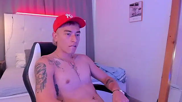 Thiago 2003  online show from 04/25/26, 01:41