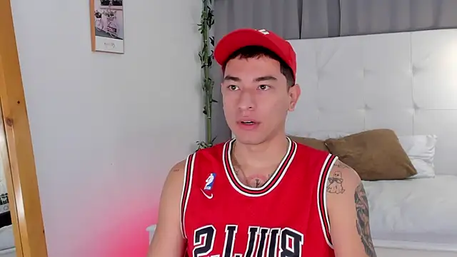 Thiago 2003  online show from 06/01/26, 12:29