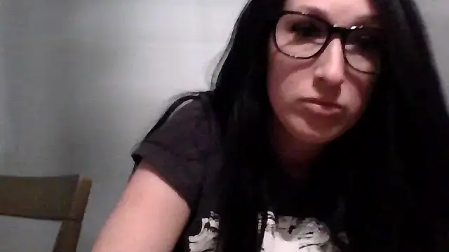 Snapshot of TheVictoriaWolf chatting on 03/25/26, 12:05 TheVictoriaWolf online show from 03/25/26, 12:05