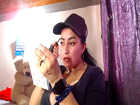 Alexandrina online show from 10/24/25, 04:14