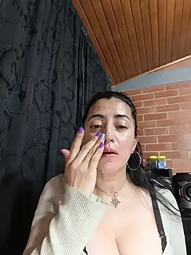 Alexandrina online show from 11/19/25, 10:37