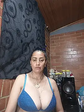 Snapshot of Alexandrina chatting on 05/16/26, 12:40 Alexandrina online show from 05/16/26, 12:40
