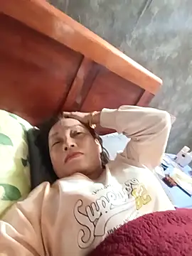 Snapshot of Lyly22x chatting on 03/21/26, 02:31 Lyly22x online show from 03/21/26, 02:31