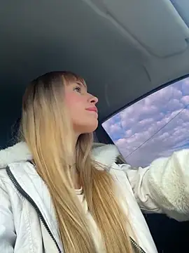 Camilabarbietoscano online show from 03/13/26, 11:50