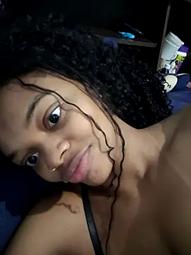 Snapshot of marialuiza2027 chatting on 03/29/26, 12:49 marialuiza2027 online show from 03/29/26, 12:49