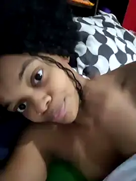 Snapshot of marialuiza2027 chatting on 04/12/26, 12:43 marialuiza2027 online show from 04/12/26, 12:43