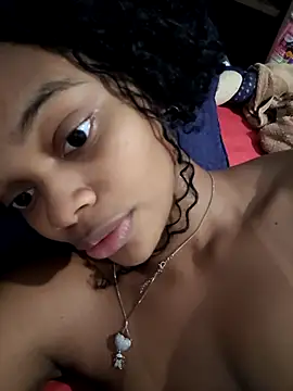 Snapshot of marialuiza2027 chatting on 04/18/26, 03:16 marialuiza2027 online show from 04/18/26, 03:16
