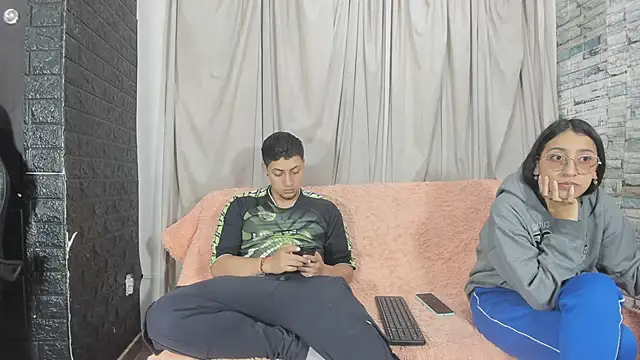 NoahAndBunny online show from 05/04/26, 11:06